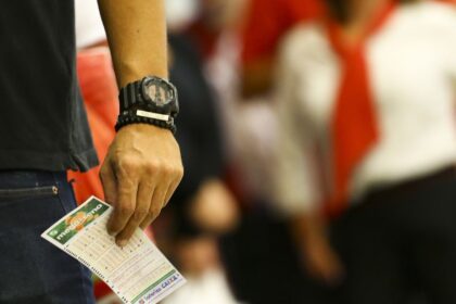 Mega-Sena acumula novamente e prêmio principal alcança R$ 115 milhões