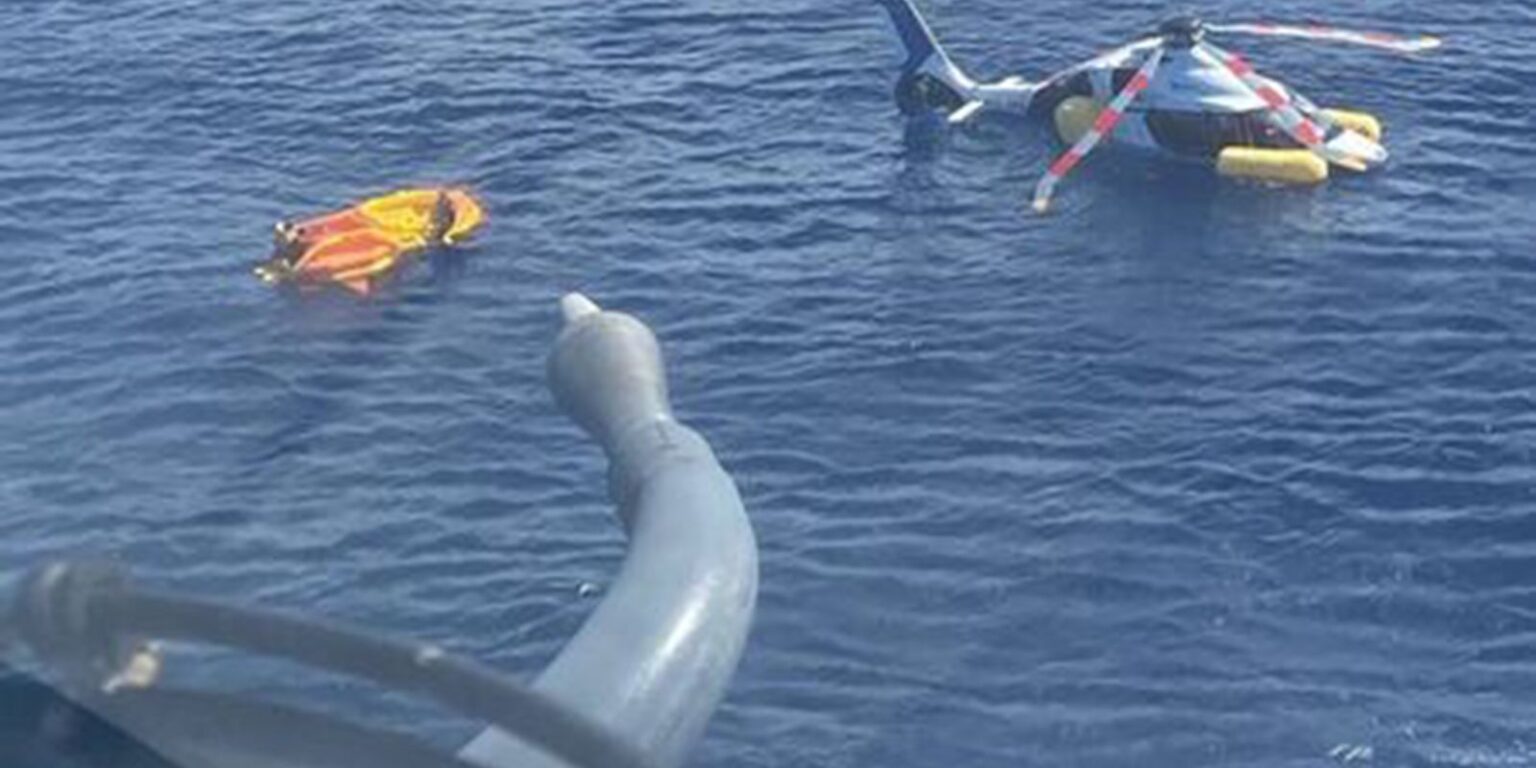 Pouso de emergência de Helicóptero no mar de Cabo Frio mobiliza Marinha