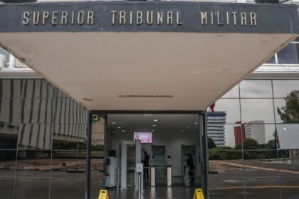 STM analisa perda de patente de Bolsonaro e outros oficiais condenados