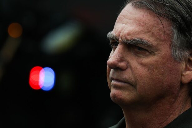 STM recebe pedido de perda de patente para Bolsonaro e militares