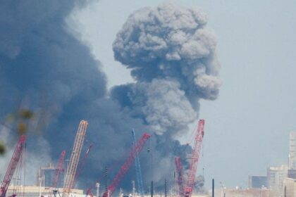 Israel e Estados Unidos atacam Irã, aumentando a tensão regional