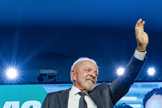 Lula acusa Bolsonaro de preterir estados nordestinos por voto