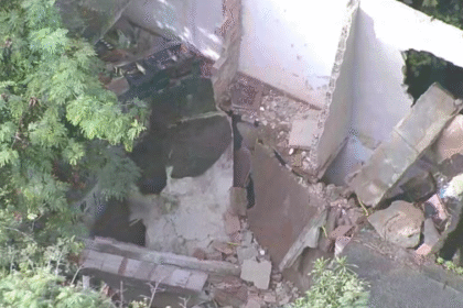 Mulher de 62 anos é resgatada após desabamento de casa em São