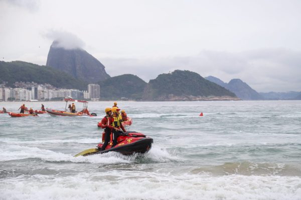 Carnaval no Rio: 453 resgates em Praias marcam Operação Verão