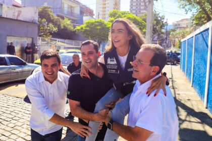 No Tanque, Talita Galhardo é carregada por Paes e Cavaliere