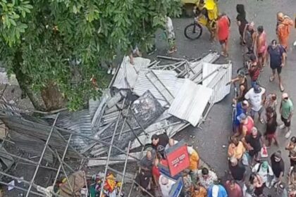 Andaime desaba em Copacabana, bloqueia Rua Constante Ramos e complica tráfego