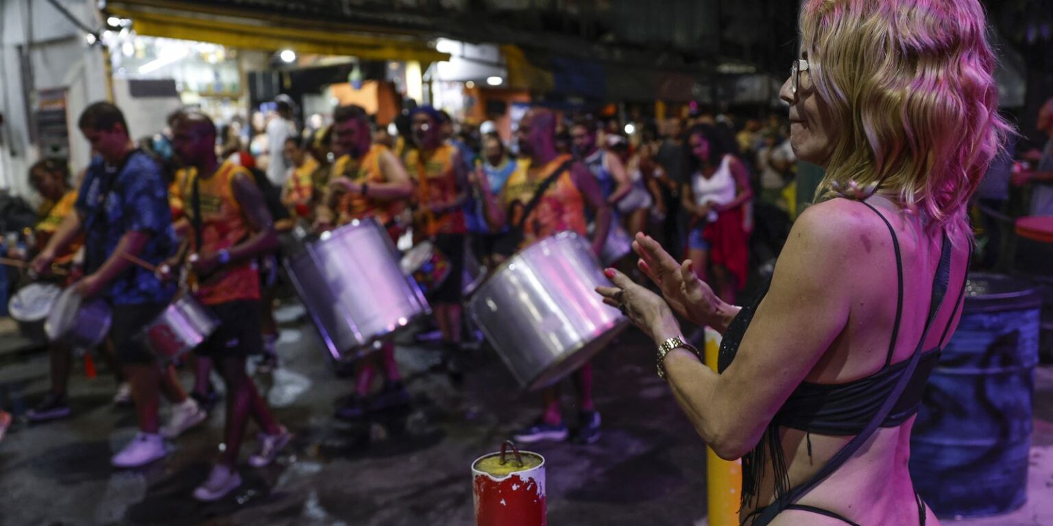 Bloco do Rio celebra Vila Mimosa e luta contra estigmas sociais