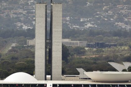 Lula sanciona reajuste para o Legislativo, mas veta ‘penduricalhos’