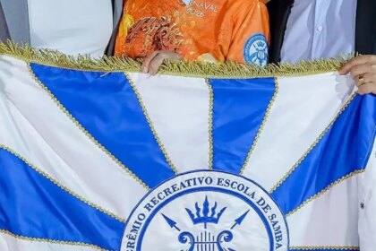 Dona Lindu narra jornada familiar em samba-enredo da Acadêmicos de Niterói