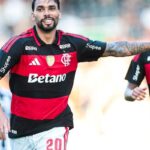 Paquetá brilha: Flamengo derrota Botafogo e garante vaga na semifinal do Carioca