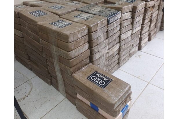 Operação internacional apreende 1,3 tonelada de cocaína em alto mar