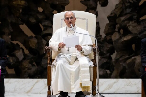 Papa Leão 14 condena guerra no Oriente Médio como escândalo humano