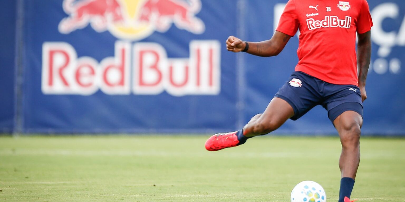 Gustavo Marques suspenso por fala machista contra árbitra Daiane Muniz