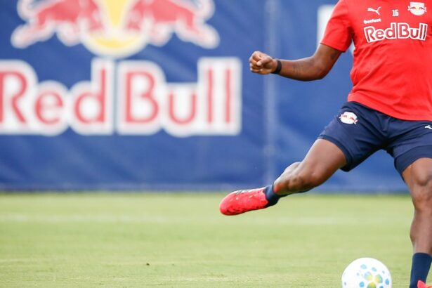 Gustavo Marques suspenso por fala machista contra árbitra Daiane Muniz