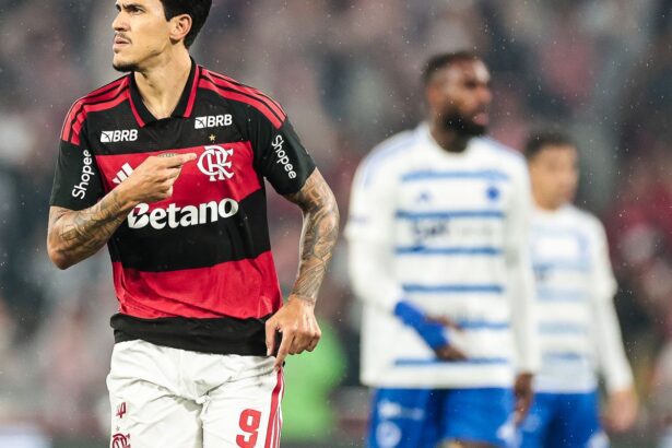 Flamengo vence Cruzeiro com gols de Pedro e Carrascal no Brasileiro