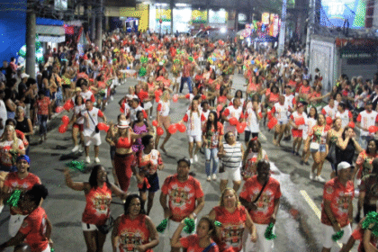São Gonçalo retoma desfiles de carnaval fora de época em clima eleitoral
