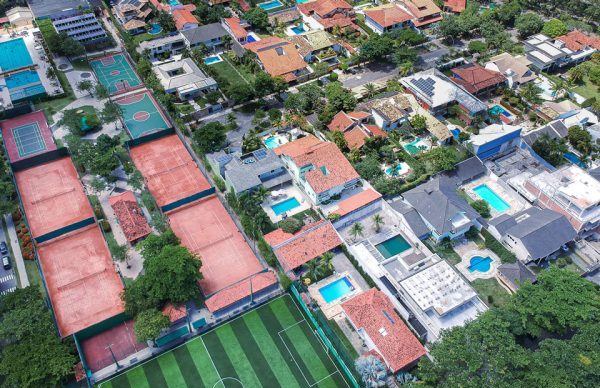 Justiça ordena perícia em mansão do ‘Rei das Quentinhas’ na Barra