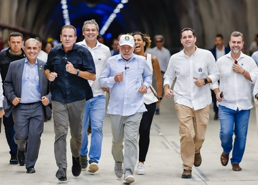 Eduardo Paes anuncia saída da prefeitura para disputar governo do Rio