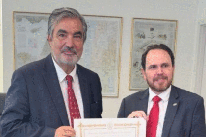 Deputado português Manuel Beninger homenageado com Medalha Tiradentes no Rio de Janeiro