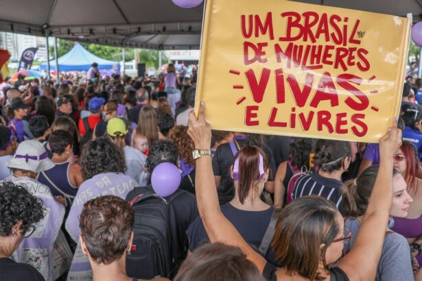 Autonomia financeira é prioridade crucial para mulheres no mercado de trabalho